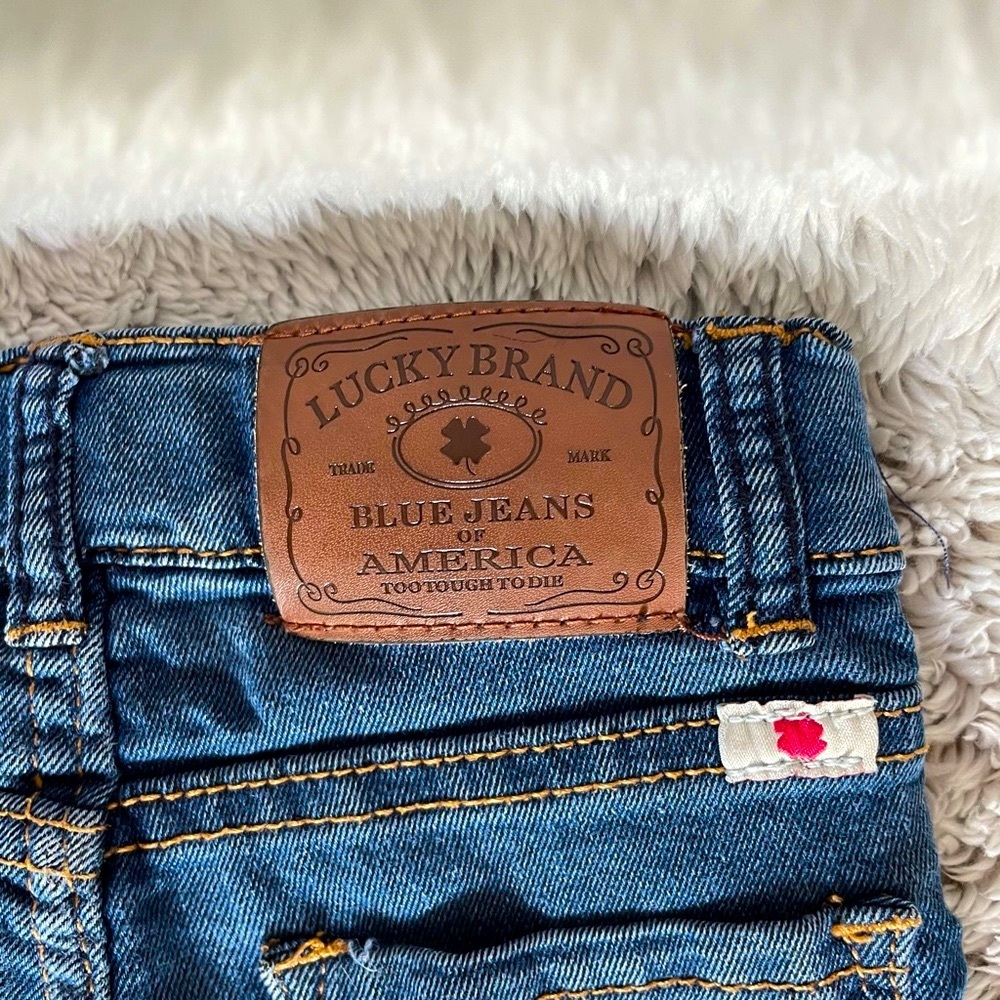Stylish Lucky blue jeans